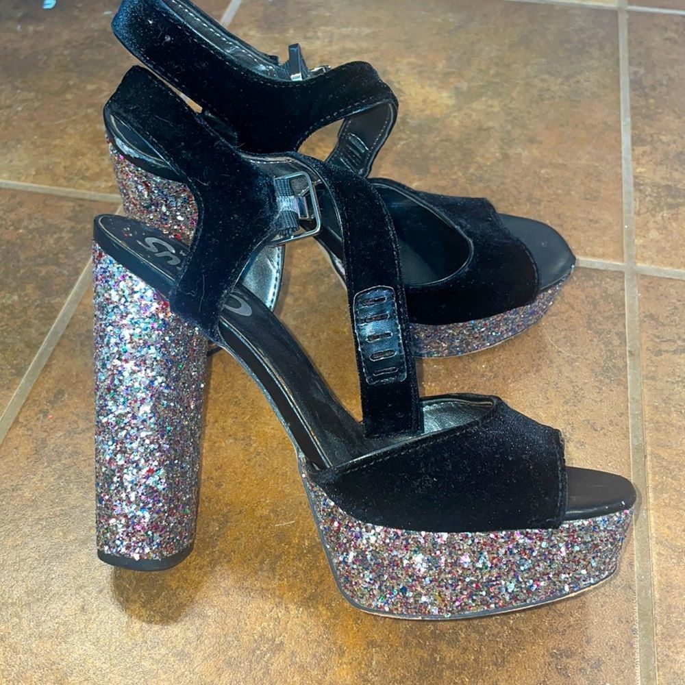 Disco glittery velvet platform heels 🪩